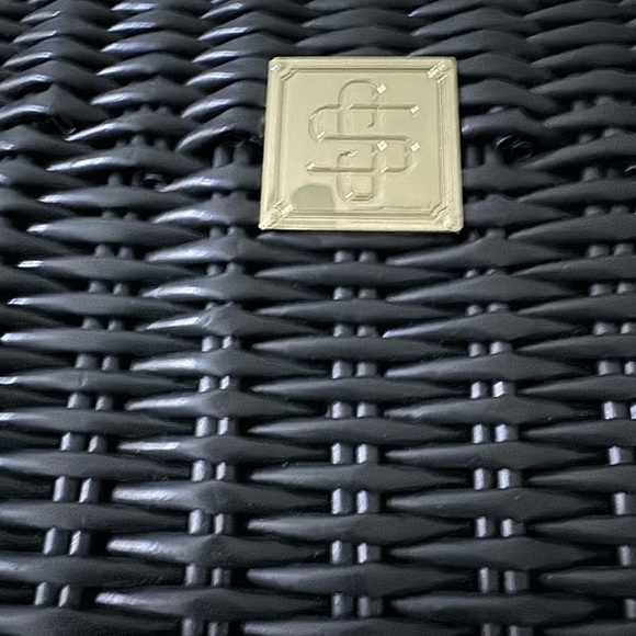 Simply Southern Key Largo Black Woven Purse with Gold Accents - Picture 3 of 9